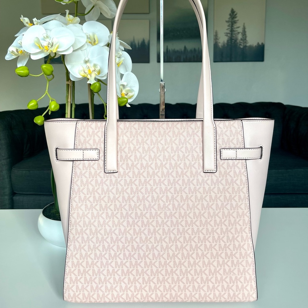“SOLD” NWT Michael Kors Carmen Tote - Picture 2 of 9
